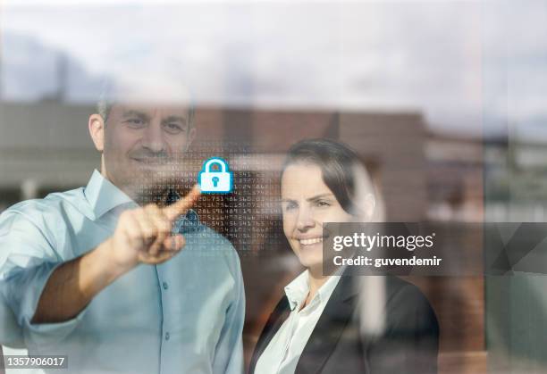 cyber security systems for business network - conformity stockfoto's en -beelden