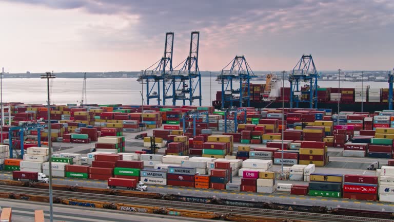 Cubic Intermodal 943 Intermodal Logistics Stock Videos, Footage, & 4K Video Clips ...