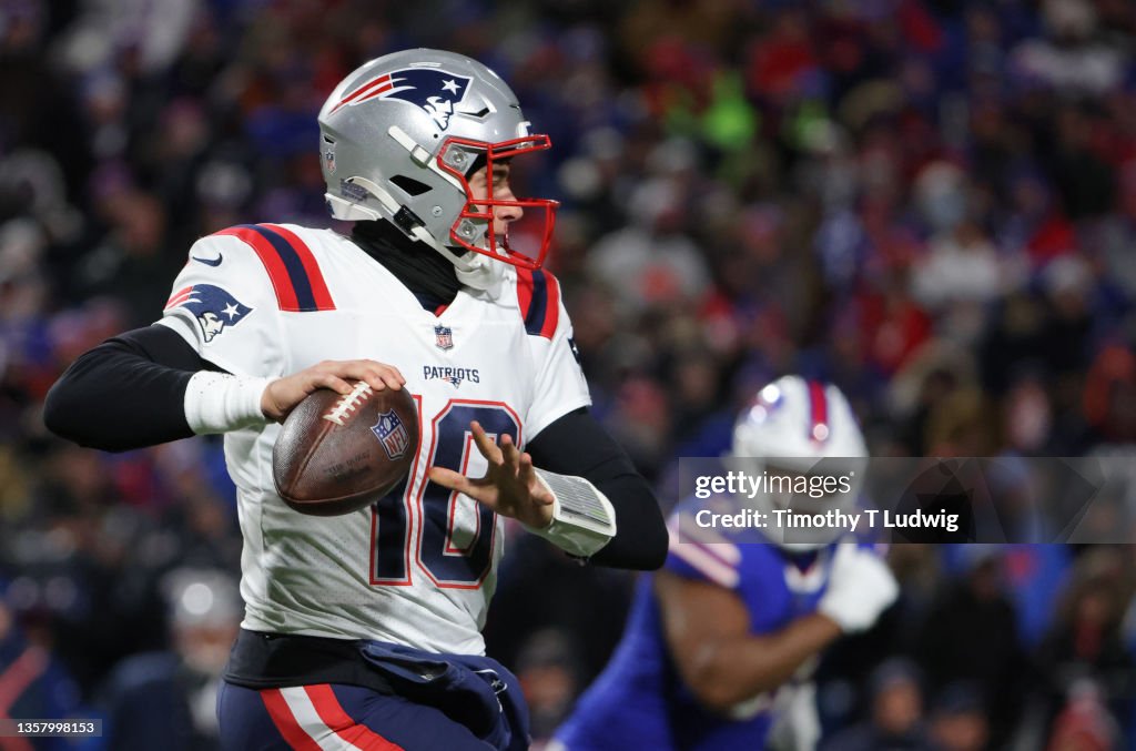 New England Patriots v Buffalo Bills