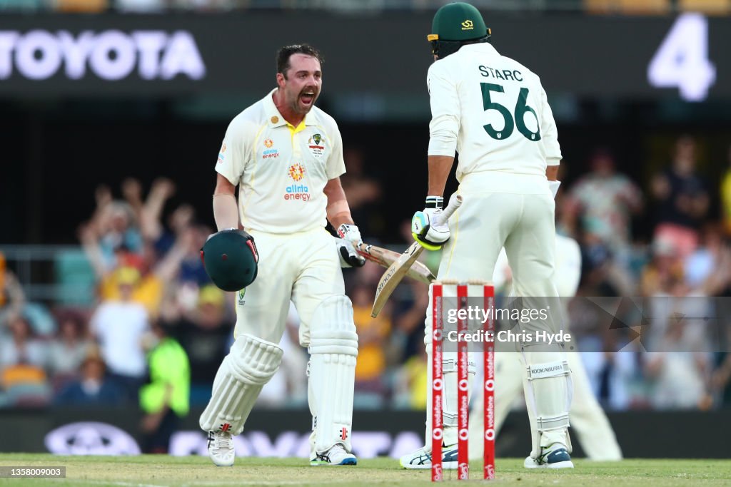 Australia v England - 1st Test: Day 2