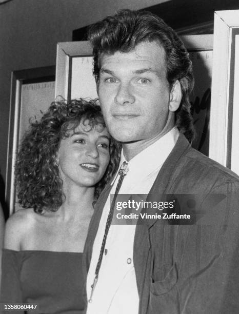 American actress Jennifer Grey and American actor, singer and dancer Patrick Swayze together at the New York premiere of 'Dirty Dancing', held at the...