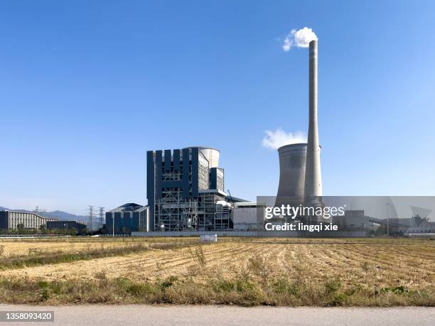 thermal power plant on the harvested fields - geothermal power station ストックフォトと画像