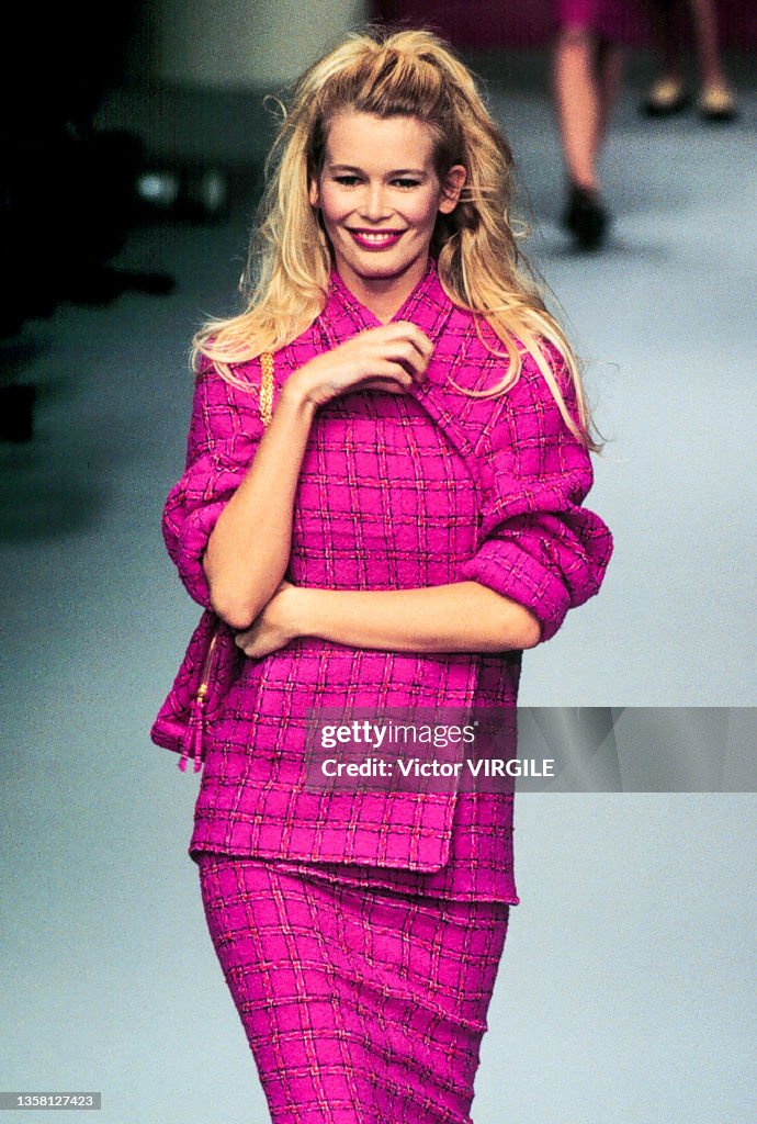 Chanel - Runway - Ready to Wear Fall/Winter 1995-1996