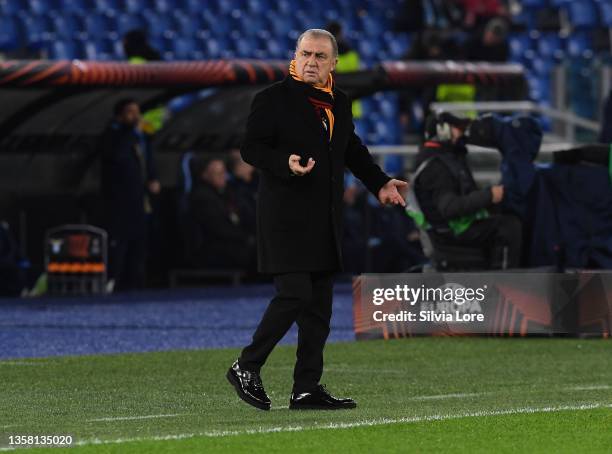 Fatih Terim head coach of Galatasaray gestures during the UEFA Europa League group E match between SS Lazio and Galatasaray at Olimpico Stadium on...