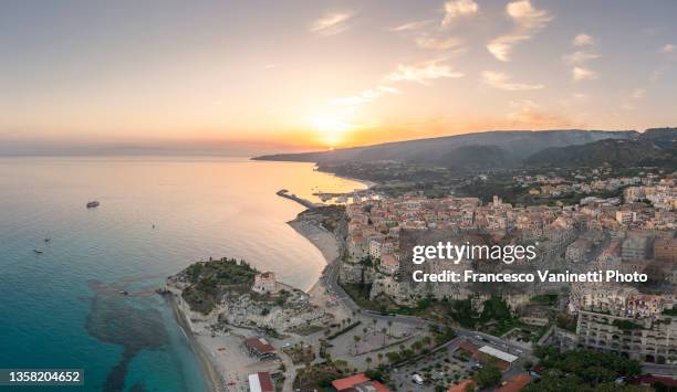 tropea at sunrise, italy. - kalabrien stock-fotos und bilder