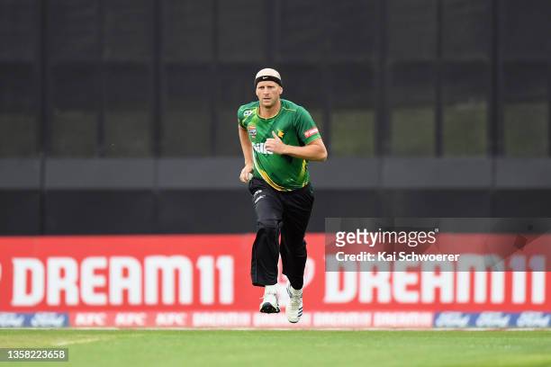 Seth Rance of the Central Stags runs in to bowl during the Super Smash T20 match between the Canterbury Kings and Central Stags at Hagley Oval on...