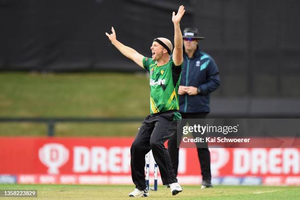 Seth Rance of the Central Stags unsuccessfully appeals for the wicket of Chad Bowes of the Kings during the Super Smash T20 match between the...