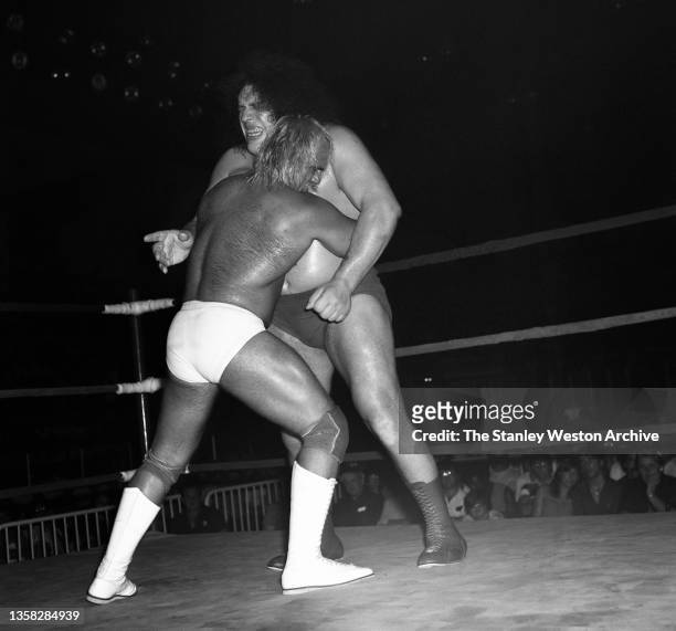 International Wrestling Title event featuring Hulk Hogan and Andre Giant. Pictured here is Hulk Hogan attempting to lift Andre the Giant during there...