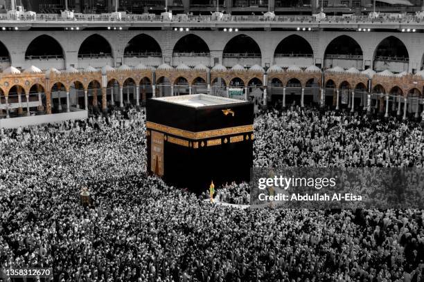 holy mosque of makkah - meca fotografías e imágenes de stock