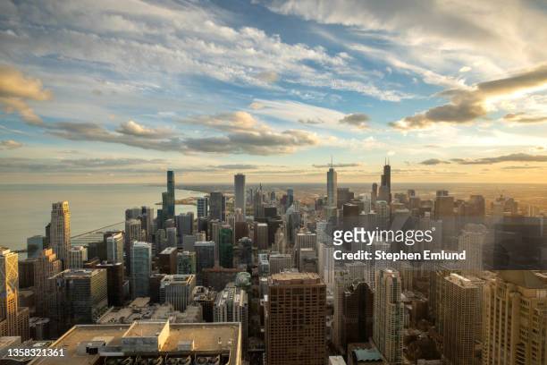 downtown chicago and willis tower - chicago cityscape stock pictures, royalty-free photos & images