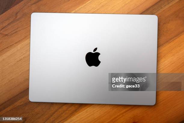 apple macbook pro - apple mac pro stock pictures, royalty-free photos & images