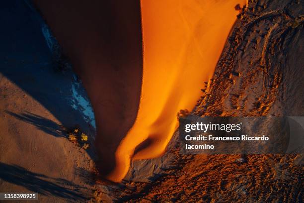 namib desert, sossusvlei sand dunes, namibia, africa - iacomino namibia stock pictures, royalty-free photos & images