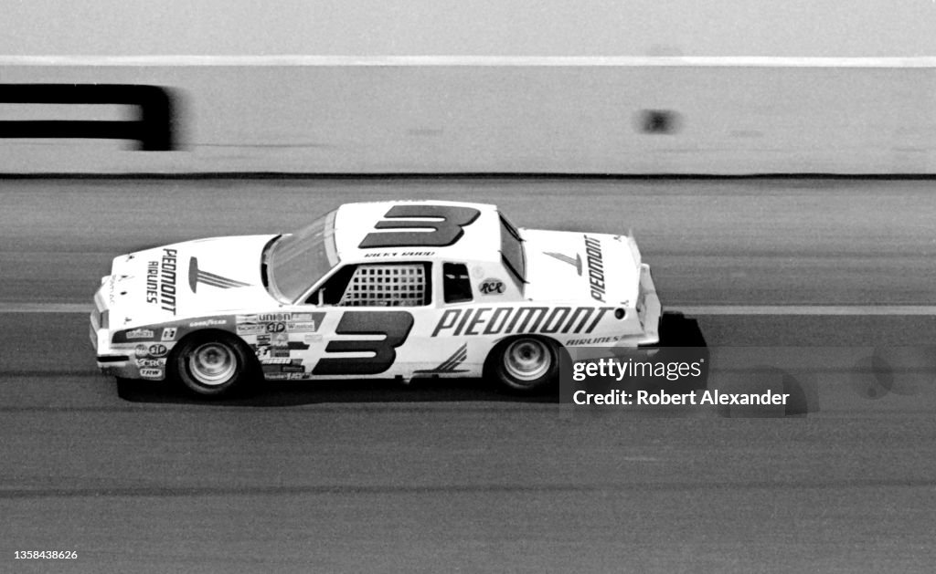 Nascar Driver Rudd NASCAR driver Ricky Rudd circles the racetrack during the running of ...