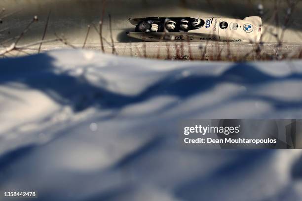 Davis Springis 27 Davis Kaufmanis Photos & High Res Pictures - Getty Images