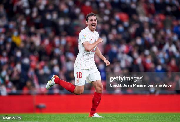 Thomas Delaney of Sevilla FC celebrates after scoring goal during the La Liga Santander match between Athletic Club and Sevilla FC at San Mames...