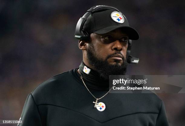 Pittsburgh Steelers head coach Mike Tomlin stands on the sideline in the fourth quarter of the game against the Minnesota Vikings at U.S. Bank...