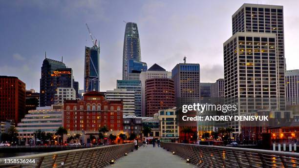 pier to san francisco downtown. - san fernando valley foto e immagini stock