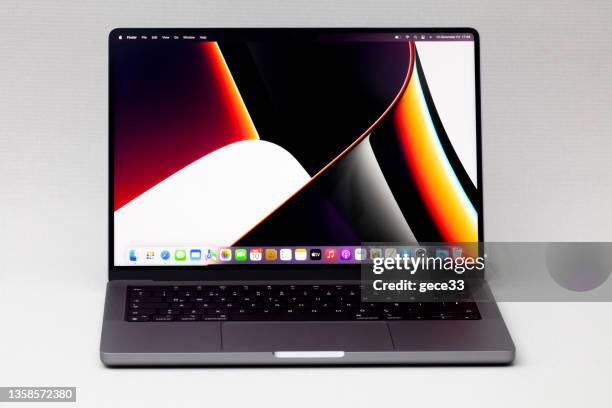 apple macbook pro - macbook pro stockfoto's en -beelden