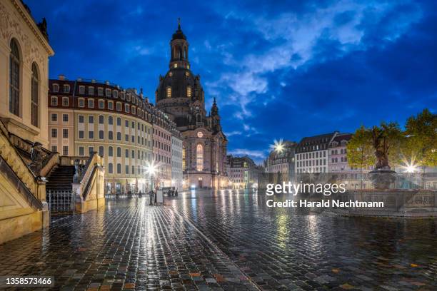 market square with frauenkirche, dresden, saxony, germany - dresden frauenkirche stock pictures, royalty-free photos & images