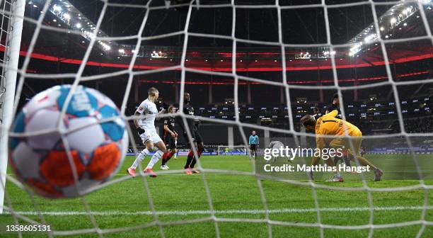 Patrik Schick of Leverkusen scores his team's first goal during the Bundesliga match between Eintracht Frankfurt and Bayer 04 Leverkusen at Deutsche...