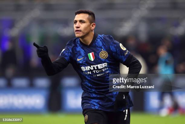 Alexis Sanchez of Internazionale celebrates scoring the second goal during the Serie A match between FC Internazionale and Cagliari Calcio at Stadio...