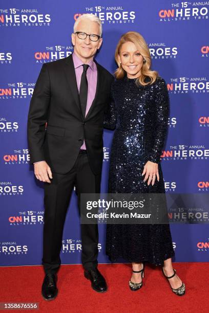 Kelly Ripa Cooper 555 Kelly Ripa Anderson Cooper Photos & High Res Pictures - Getty Images