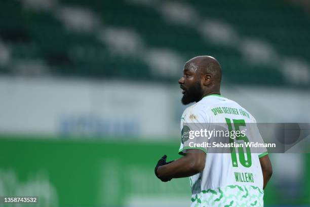 Jetro Willems of SpVgg Greuther F�ürth looks on during the Bundesliga match between SpVgg Greuther Fürth and 1. FC Union Berlin at Sportpark Ronhof...