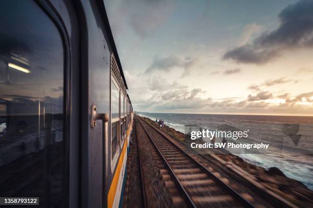 first eye view photo of train trip in colombo, sri lanka - 乗客の視点 ストックフォトと画像