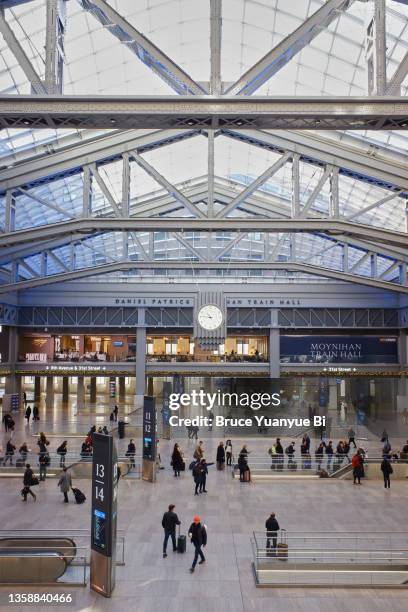 moynihan train hall - penn station lower midtown manhattan stock-fotos und bilder