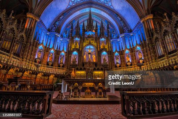 basílica de notre dame en montreal, quebec, canadá - catedral interior fotografías e imágenes de stock
