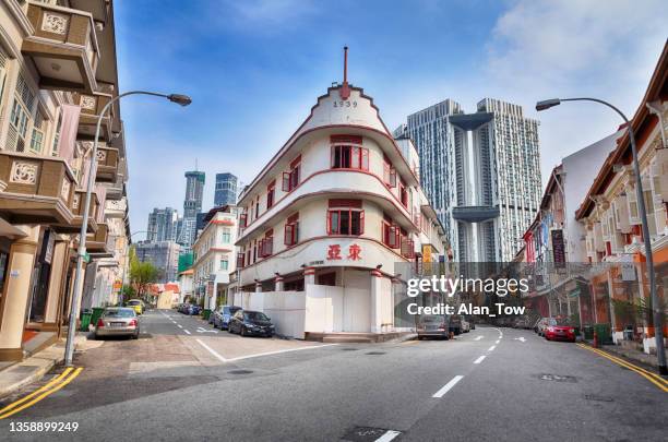 domestic street life traditional house in chinatown, singapore - storefront-for-art-and-architecture stock pictures, royalty-free photos & images
