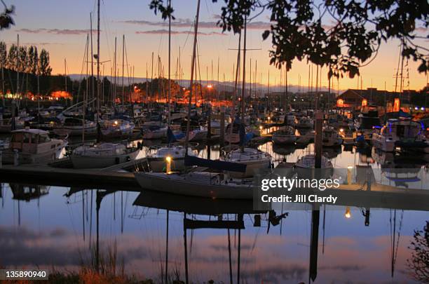 quiet harbor at sunset, redwood city marina - redwood city stockfoto's en -beelden