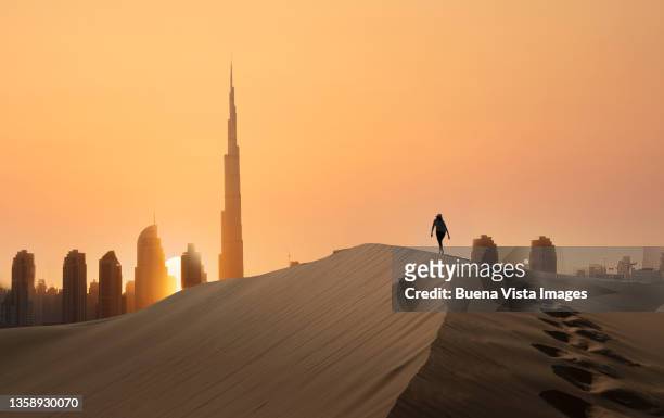 22,073 Dubai Desert People Photos and Premium High Res Pictures - Getty  Images