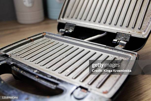 electric grill - sandwich generation stock pictures, royalty-free photos & images