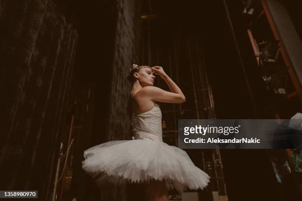 having the last preparations before my performance - theater backstage stock pictures, royalty-free photos & images