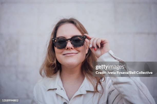 Young woman with sunglasses