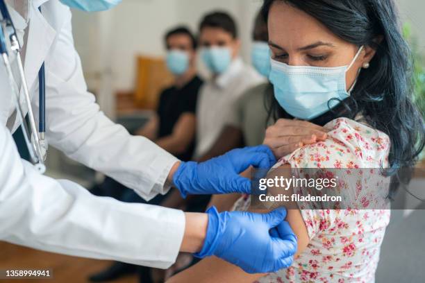 vaccination center - coronavirus stock pictures, royalty-free photos & images