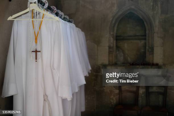 garment room in the chalon cathedral. - kirche stock-fotos und bilder