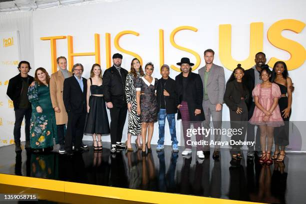 Milo Ventimiglia, Chrissy Metz, Chris Geere, Griffin Dunne, Caitlin Thompson, Chris Sullivan, Mandy Moore, Susan Kelechi Watson, Asante Blackk, Jon...