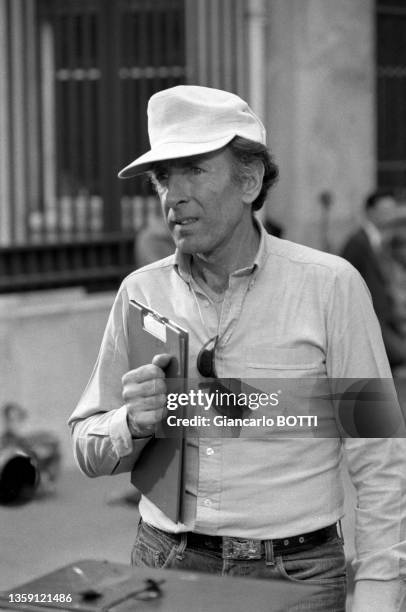 Le réalisateur Claude Pinoteau lors du tournage de son film 'La Boum' à Paris en aout 1980