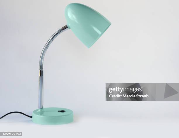 horizontal image of desk lamp with white background - pantalla de lámpara fotografías e imágenes de stock