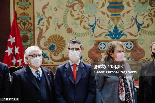 The Minister of Universities, Manuel Castells; the Spanish Minister of the Presidency, Relations with the Courts and Democratic Memory, Felix...