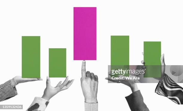hands holding up columns of bar graph - business strategy stock-fotos und bilder