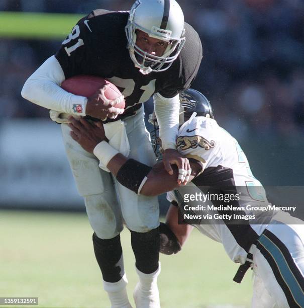 This gave him the record for most receptions in Raiders history passing Fred Biletnikoff who had 589.