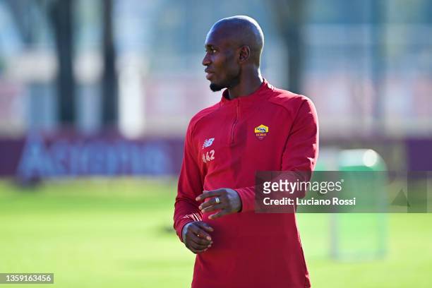 Amadou Diawara attends an as AS Roma training sessionat Centro Sportivo Fulvio Bernardini on December 15, 2021 in Rome, Italy.