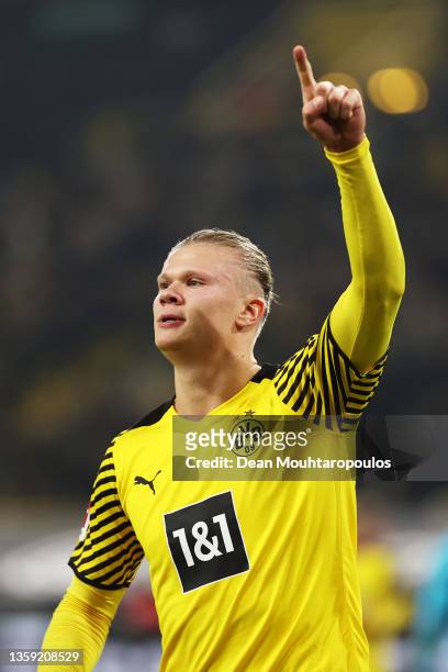 Erling Haaland of Borussia Dortmund celebrates after scoring their sides first goal during the Bundesliga match between Borussia Dortmund and SpVgg...