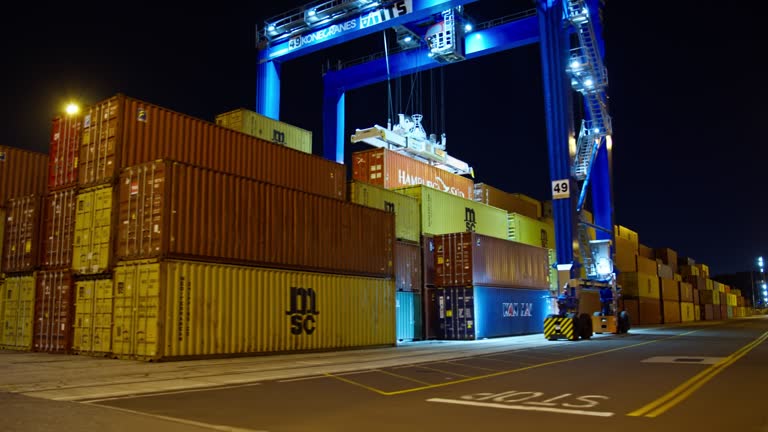 Straddle Carrier Videos and HD Footage - Getty Images