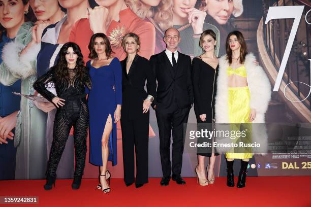 Sabrina Impacciatore, Luisa Ranieri, Margherita Buy, director Alessandro Genovesi, Micaela Ramazzotti and Benedetta Porcaroli attend the premiere of...