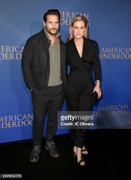 Peter Facinelli and Lily Anne Harrison attend the Los Angeles premiere of Lionsgate's "American Underdog" at TCL Chinese Theatre on December 15, 2021...
