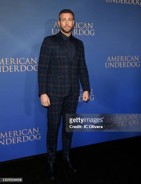 Zachary Levi attends the Los Angeles premiere of Lionsgate's "American Underdog" at TCL Chinese Theatre on December 15, 2021 in Hollywood, California.